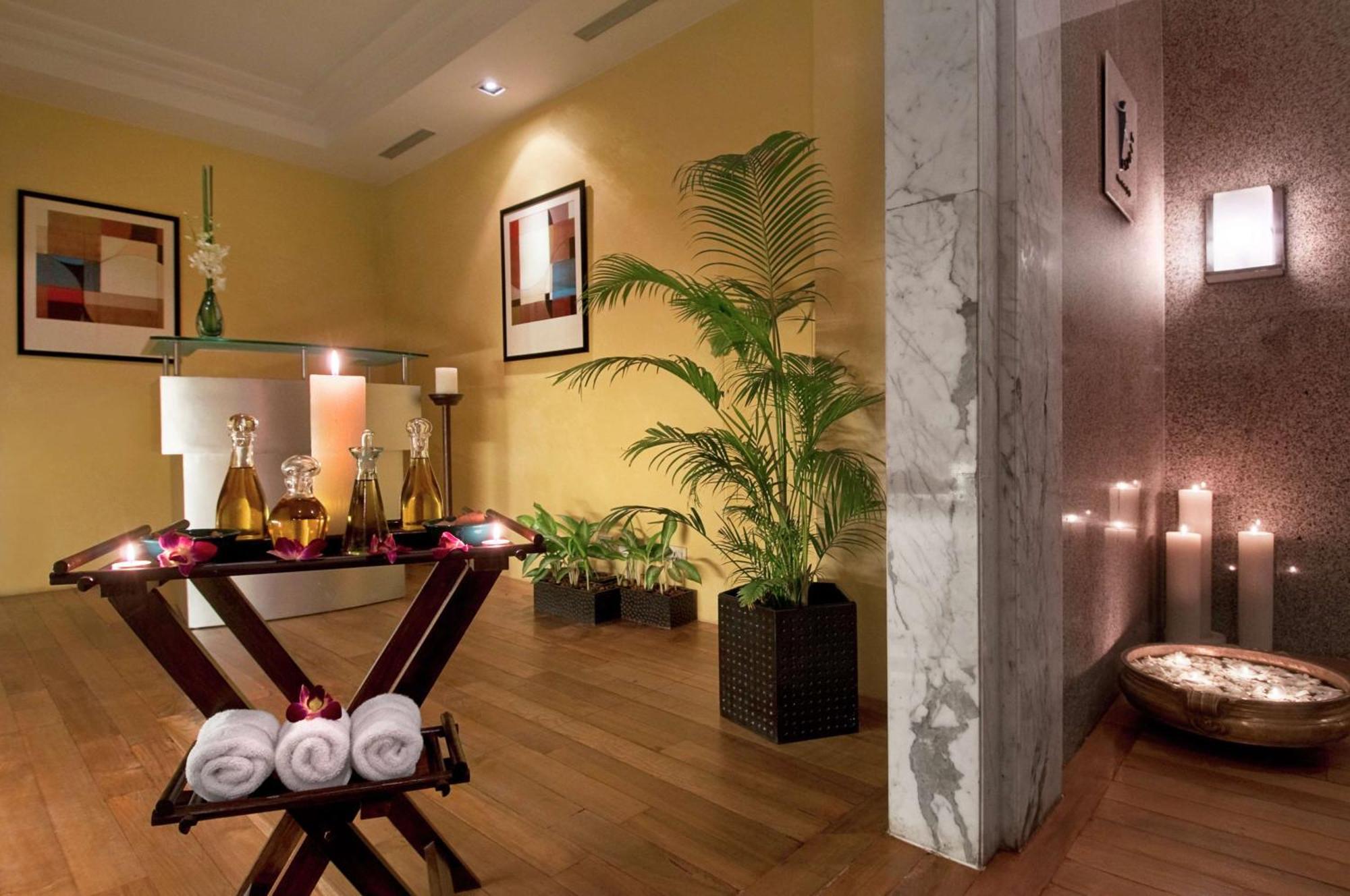 힐튼 뭄바이 인터내셔널 에어포트 호텔 외부 사진 Spa at the Taj Mahal Palace, Mumbai